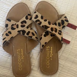 Coconuts by Matisse Pebble Sandal in Leopard